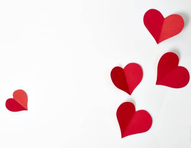 Kırmızı kağıt Kalpler