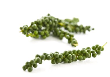 ahşap masa ve rahat sandalyeler yemek