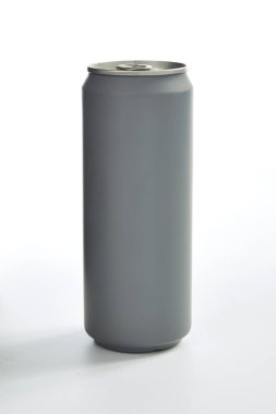 ahşap masa ve rahat sandalyeler yemek