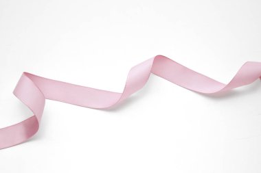 Pembe kıvırcık kurdele