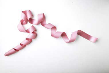 Pembe kıvırcık kurdele 