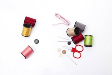 Dikiş aletleri ve aksesuarları