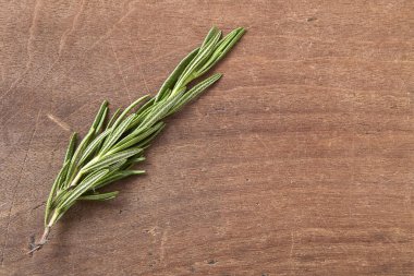 Eski ahşap taze biberiye 