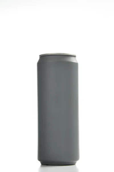 Серый алюминиевый баллон — стоковое фото