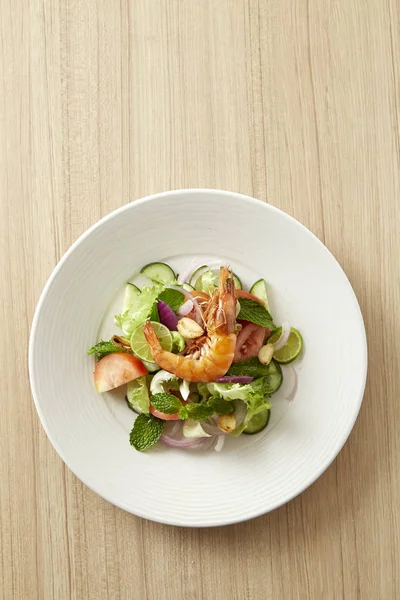 Gegrillter Garnelensalat — Stockfoto