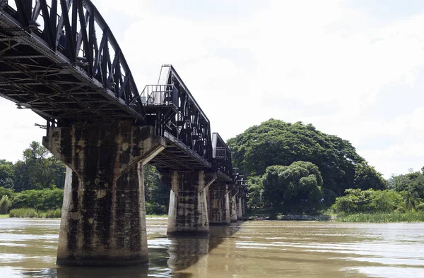 Puente sobre el río Kwa — Foto de Stock
