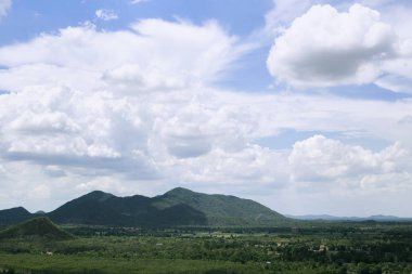 manzara doğa - dağ ve gökyüzü görünümü, gökyüzü, ormanlar tabakası