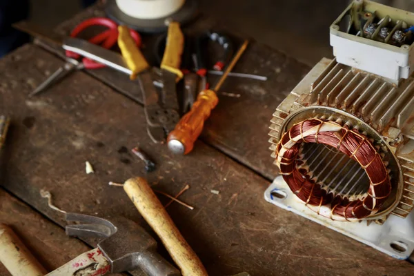 Eski elektrik motoru demonte