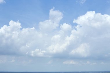 Mavi Gökyüzü Bulutları