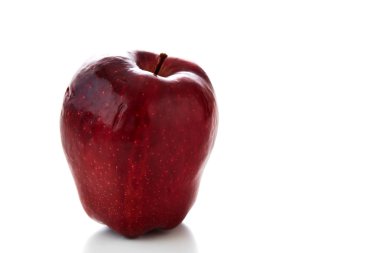 beyaz izole kırmızı olgun elma