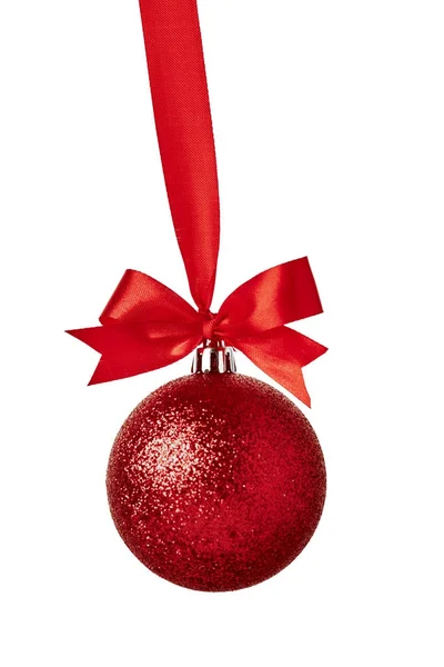 Κόκκινη Χριστουγεννιάτικη Μπάλα Κόκκινο Τόξο Πάνω Από Λευκό Φόντο — Φωτογραφία Αρχείου