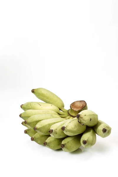 Τσαμπί Μπανάνες Ακόμα Πράσινο Λευκό Φόντο — Φωτογραφία Αρχείου
