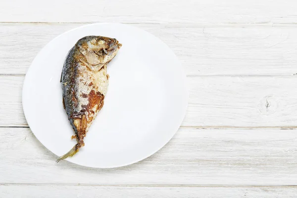 Thai Mackerel Fried Plate White Wood Table — Stock Photo, Image