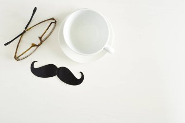 Mutlu Babalar günü yazıt kupa ile