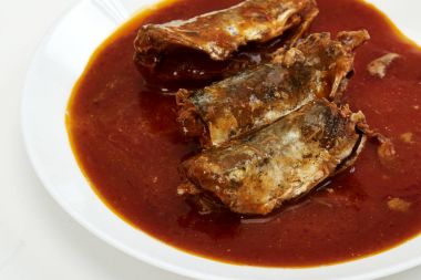 Domates Soslu Uskumru 