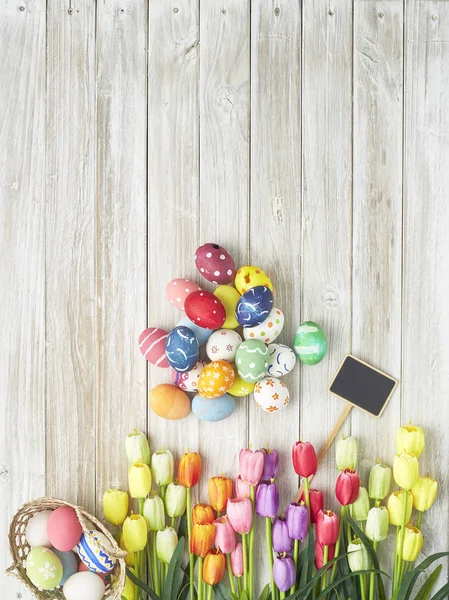 Festival de Pâques avec oeufs de Pâques colorés — Photo