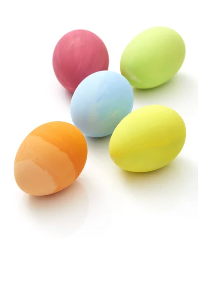 Фон Пасхального фестиваля с цветными яйцами — стоковое фото
