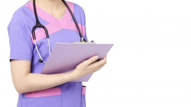 Onun ofisinde kadın çocuk doktoru