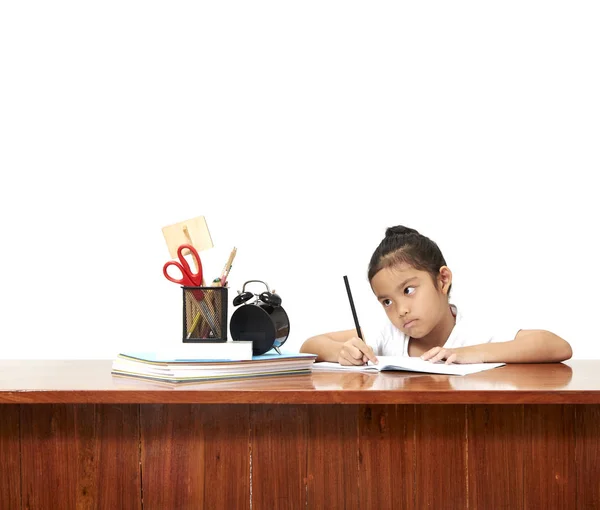 Aziatische meisje van schattig klein meisje schrijven — Stockfoto