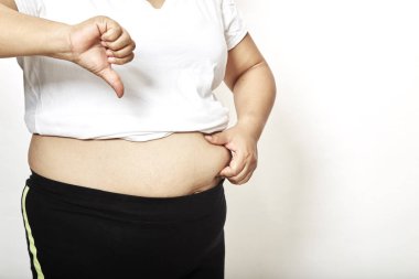  Asyalı şişman kadın ölçme