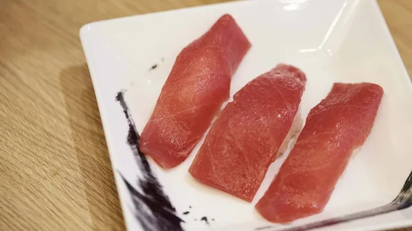 Japanse keuken tonijn sushi — Stockfoto