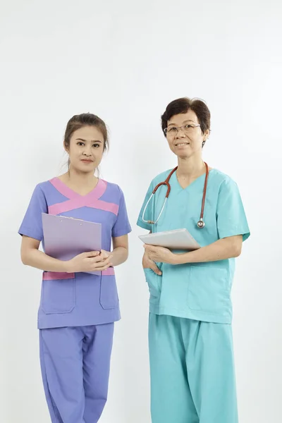 Asiatique femme étudiant en médecine — Photo