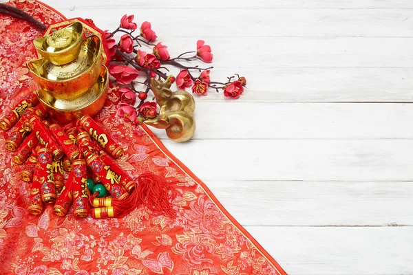 Decorazione cinese di Capodanno su sfondo rosso — Foto Stock