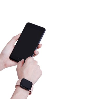 Kadın eli akıllı telefon ve akıllı saat