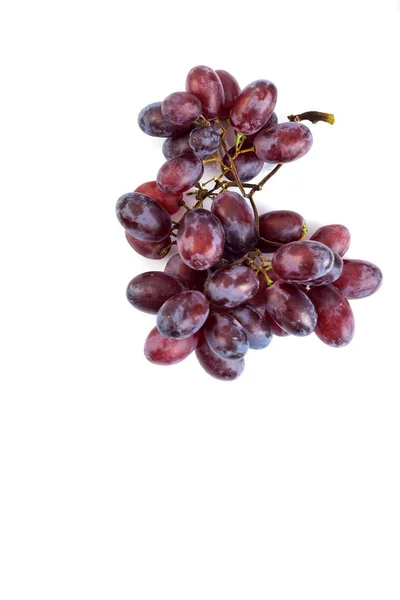 Mazzo di uva fresca matura e succosa su bianco — Foto Stock