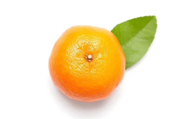 Primo piano di arancione su sfondo bianco — Foto Stock