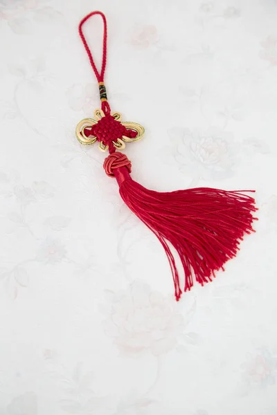 Chinese Lucky rode knoop op behang — Stockfoto