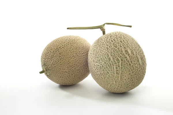 Cantaloupe meloen geïsoleerd op witte achtergrond — Stockfoto