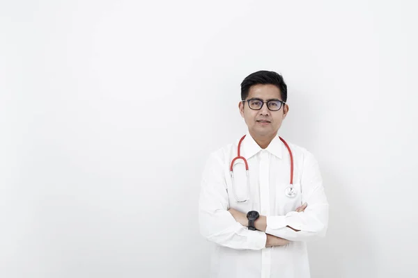 Beyaz Arkaplanda Izole Edilmiş Genç Asyalı Doktorun Portresi Metin Için — Stok fotoğraf
