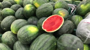 Çiftçi pazarında karpuz ve karpuz