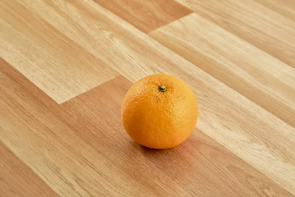 健康木のテーブルの上に新鮮な多くのオレンジの果物 テキストのためのスペースをコピー — ストック写真