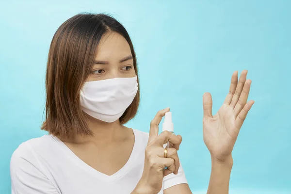 Young Asian Women Wear Protective Masks Hand Sanitizer Alcohol Prevent — Stock Photo, Image