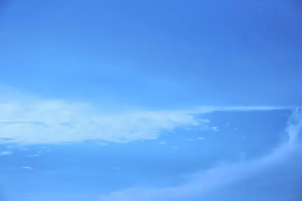 Ουρανός Και Σύννεφα Στο Φόντο Του Καλοκαιριού Πολύχρωμο Δραματικό Ουρανό — Φωτογραφία Αρχείου