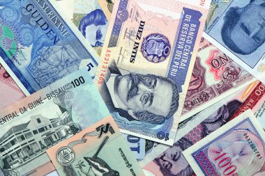 farklı ülkelerden para