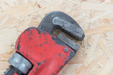 doğal pembe bir arka plan üzerinde eski araçlar