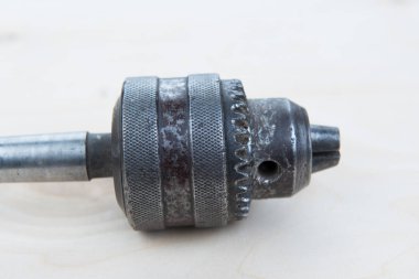 doğal pembe bir arka plan üzerinde eski araçlar