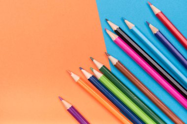 Geri okul arka plan için okul aksesuarları ile