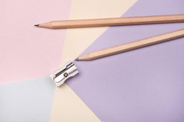 Geri okul arka plan için okul aksesuarları ile