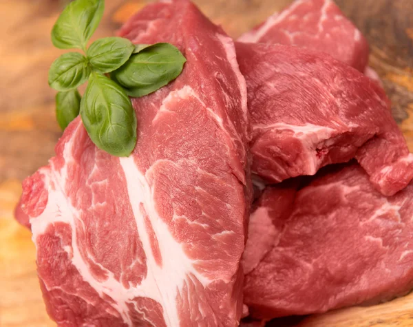 Carne Porco Crua Fresca Fundo Madeira — Fotografia de Stock