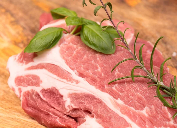 Viande Porc Crue Fraîche Sur Fond Bois — Photo