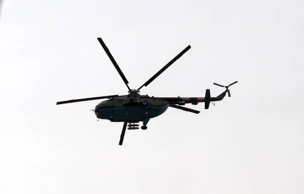 Vojenský Vrtulník Bílém Pozadí — Stock fotografie