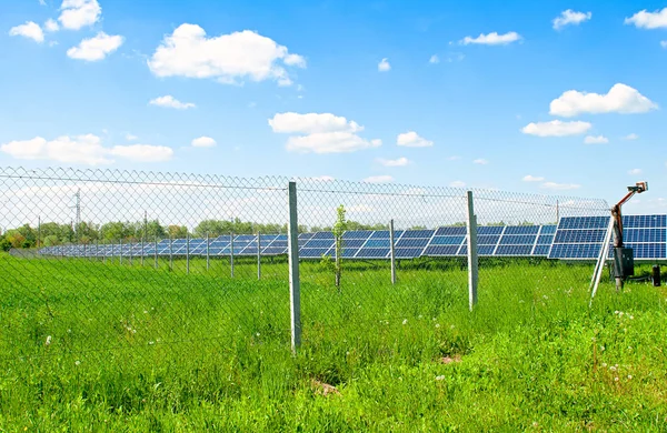 Сонячна електростанція Ліцензійні Стокові Зображення