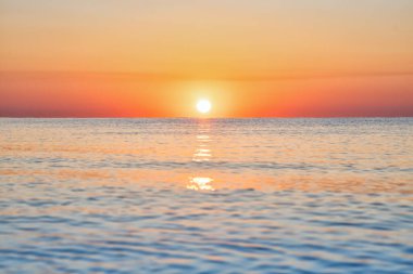 Parlak gün batımı