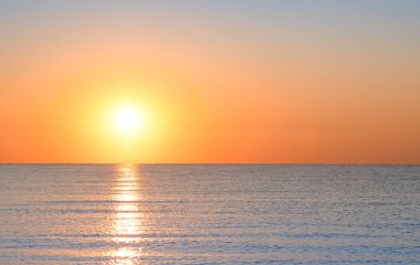 Parlak gün batımı