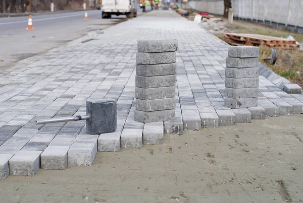 Des Blocs Béton Une Bordure Sont Installés Professionnellement Sur Une — Photo