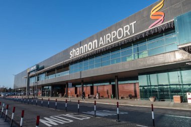 Shannon havaalanı, İrlanda - 27th Aralık 2016: Shannon havaalanı İrlanda County Clare Irelands 2 en büyük Havaalanı olan. Turizm ve sanayi için Batı İrlanda içine bir anahtar Havaalanı.